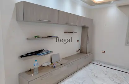 Apartment - 3 Bedrooms - 2 Bathrooms for sale in Street 199 - Degla - Hay El Maadi - Cairo