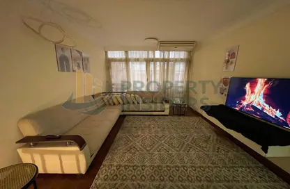 Apartment - 2 Bedrooms - 2 Bathrooms for rent in Mahmoud Azmy St. - Zamalek - Cairo