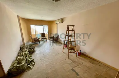 Apartment - 2 Bedrooms - 2 Bathrooms for sale in Almosekar Ali Ismail St. - Dokki - Giza