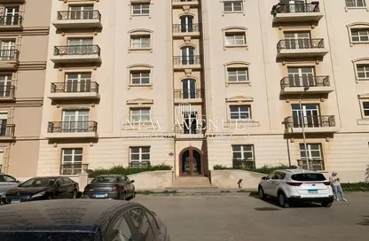 Apartment - 2 Bedrooms - 2 Bathrooms for sale in Hyde Park - 5th Settlement Compounds - The 5th Settlement - New Cairo City - Cairo