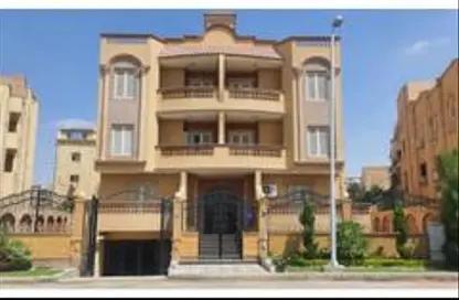 Apartment - 4 Bedrooms - 3 Bathrooms for sale in 10th District - Sheikh Zayed City - Giza