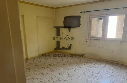 Apartment - 3 Bedrooms - 2 Bathrooms for sale in Nagaty Serag St. - 8th Zone - Nasr City - Cairo