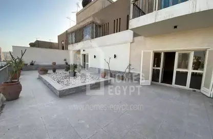 Penthouse - 4 Bedrooms - 3 Bathrooms for rent in Shagaret Al Dor St. - Zamalek - Cairo