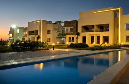 Chalet - 2 Bedrooms - 2 Bathrooms for sale in Sea View - Ras Al Hekma - North Coast