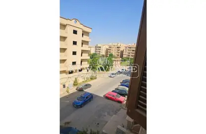 Apartment - 3 Bedrooms - 2 Bathrooms for sale in Al Narges - New Cairo City - Cairo