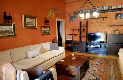 Apartment - 3 Bedrooms - 2 Bathrooms for rent in Hassan Assem St. - Zamalek - Cairo