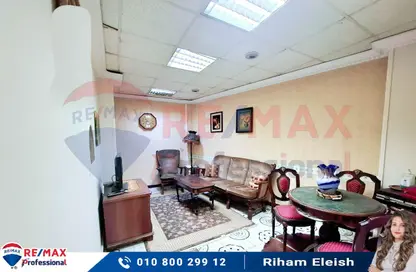 Apartment - 2 Bedrooms - 1 Bathroom for sale in Malak Hefny St. - Victoria - Hay Awal El Montazah - Alexandria