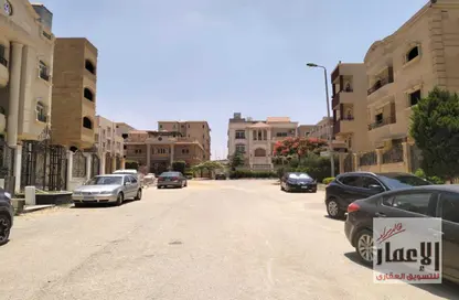 Apartment - 3 Bedrooms - 2 Bathrooms for sale in Gamal Abdel-Nasser Axis - 6 October City - Giza