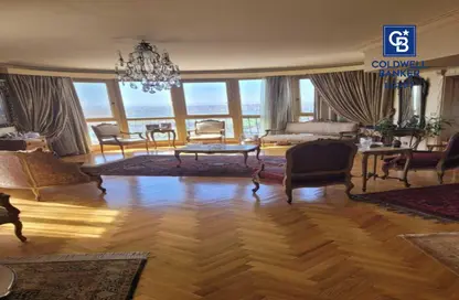 Apartment - 5 Bedrooms - 4 Bathrooms for sale in Cornish El Nile St. - Maadi - Hay El Maadi - Cairo