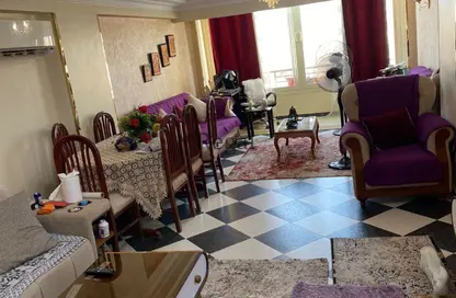 Apartment - 3 Bedrooms - 2 Bathrooms for sale in Zahraa Al Maadi St. - Degla - Hay El Maadi - Cairo