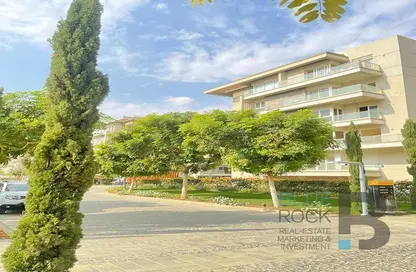 Apartment - 2 Bedrooms - 2 Bathrooms for sale in Bait Alwatan - The 5th Settlement - New Cairo City - Cairo