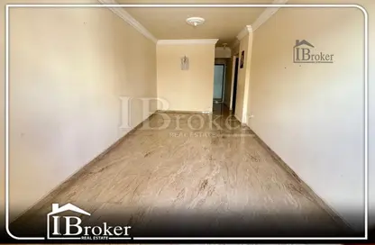 Apartment - 2 Bedrooms - 1 Bathroom for sale in Fleming - Hay Sharq - Alexandria