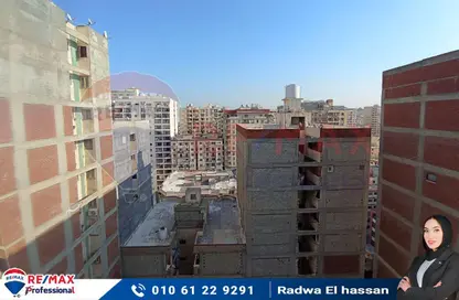 Apartment - 3 Bedrooms - 1 Bathroom for sale in Al Nabawy El Mohandes St. - El Mandara - Hay Than El Montazah - Alexandria