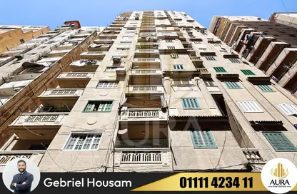 Apartment - 3 Bedrooms - 1 Bathroom for sale in Mahmoud Al Essawy St. - Sidi Beshr - Hay Awal El Montazah - Alexandria