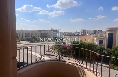 Apartment - 3 Bedrooms - 2 Bathrooms for sale in French University Square - City Center 1 - Shorouk City - Cairo