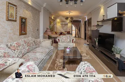 Apartment - 5 Bedrooms - 2 Bathrooms for sale in Al Galaa St. - Victoria - Hay Awal El Montazah - Alexandria