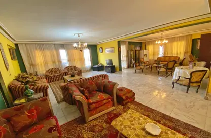 Apartment - 3 Bedrooms - 2 Bathrooms for sale in Al Arousi St. - Saint Fatima Square - El Nozha - Cairo