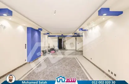 Apartment - 3 Bedrooms - 3 Bathrooms for rent in Al Ekbal St. - Laurent - Hay Sharq - Alexandria