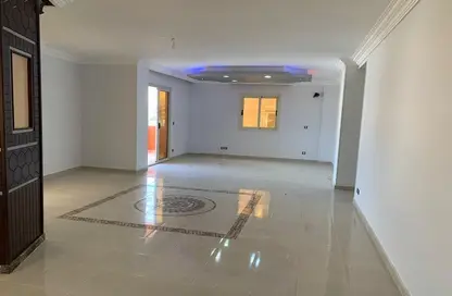 Apartment - 3 Bedrooms - 3 Bathrooms for rent in 10th District - Sheikh Zayed City - Giza