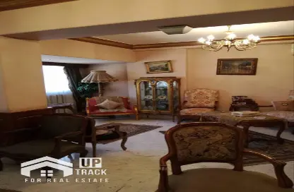 Apartment - 3 Bedrooms - 2 Bathrooms for sale in Al Saleh Ayoub St. - Zamalek - Cairo