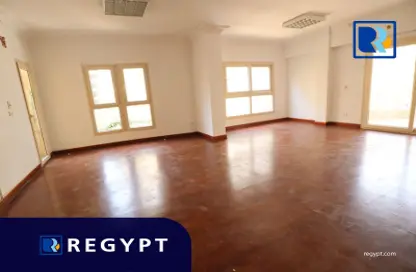 Office Space - Studio - 3 Bathrooms for rent in Al Laselky St. - El Laselky - New Maadi - Hay El Maadi - Cairo