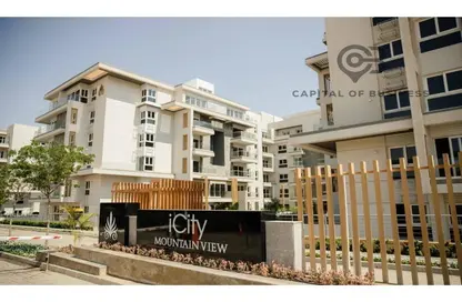 Villa - 5 Bedrooms - 5 Bathrooms for sale in Mountain View iCity - 5th Settlement Compounds - The 5th Settlement - New Cairo City - Cairo