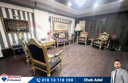 Apartment - 3 Bedrooms - 2 Bathrooms for sale in Damietta St. - Bolkly - Hay Sharq - Alexandria