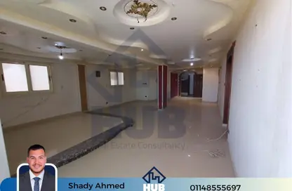 Apartment - 4 Bedrooms - 2 Bathrooms for sale in Al Nasr St. - Smouha - Hay Sharq - Alexandria