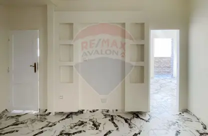 Apartment - 3 Bedrooms - 2 Bathrooms for sale in Alam Al Din St. - Cleopatra - Hay Sharq - Alexandria