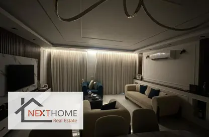 Apartment - 3 Bedrooms - 2 Bathrooms for sale in Stone Residence - 5th Settlement Compounds - The 5th Settlement - New Cairo City - Cairo