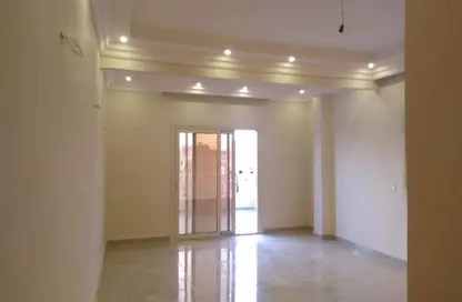 Roof - 3 Bedrooms - 3 Bathrooms for sale in South Lotus - El Lotus - New Cairo City - Cairo