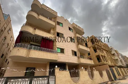 Apartment - 6 Bedrooms - 4 Bathrooms for sale in 3rd Neighborhood - 3rd District East - Shorouk City - Cairo