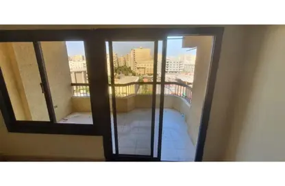 Apartment - 4 Bedrooms - 2 Bathrooms for sale in Dr Hassan Al Sherif St. - 8th Zone - Nasr City - Cairo