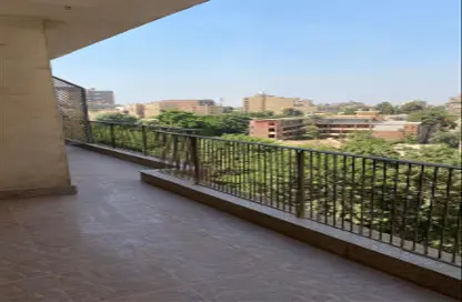 Apartment - 3 Bedrooms - 2 Bathrooms for sale in Ismail Mohamed St. - Zamalek - Cairo