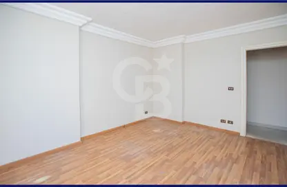 Apartment - 3 Bedrooms - 2 Bathrooms for sale in Mostafa Fahmy St. - Glim - Hay Sharq - Alexandria