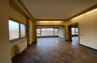 Apartment - 4 Bedrooms - 3 Bathrooms for rent in El Gezirah St. - Zamalek - Cairo