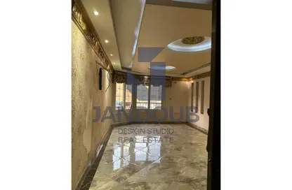 Apartment - 3 Bedrooms - 2 Bathrooms for sale in Amaer Madinet Nasr Road - 10th District - Nasr City - Cairo