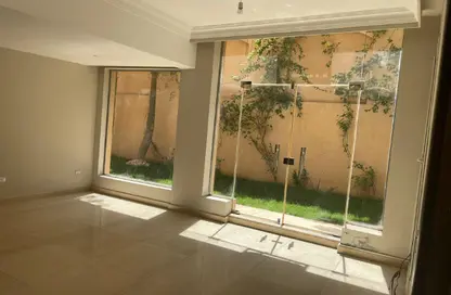 Apartment - 3 Bedrooms - 3 Bathrooms for sale in Area C - Ganoob El Acadimia - New Cairo City - Cairo