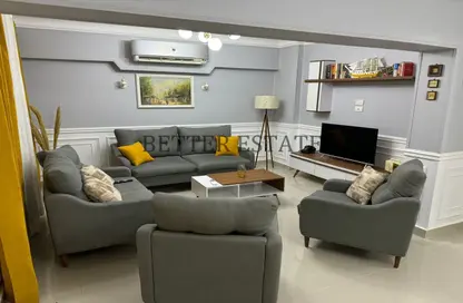 Apartment - 2 Bedrooms - 1 Bathroom for rent in Zahraa El Maadi - Hay El Maadi - Cairo