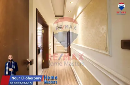 Half Floor - Studio - 2 Bathrooms for rent in Talkha - Al Daqahlya