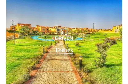 Townhouse - 7 Bedrooms - 4 Bathrooms for sale in Royal Meadows - Sheikh Zayed Compounds - Sheikh Zayed City - Giza