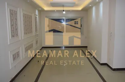 Apartment - 3 Bedrooms - 1 Bathroom for sale in Camp Chezar - Hay Wasat - Alexandria