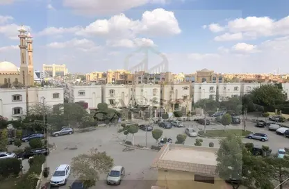 Apartment - 3 Bedrooms - 3 Bathrooms for sale in Hadayek Al Mohandessin - 4th District - Sheikh Zayed City - Giza