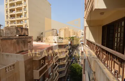 Apartment - 3 Bedrooms - 1 Bathroom for rent in Kafr Abdo - Roushdy - Hay Sharq - Alexandria