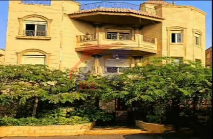 Villa - 6 Bathrooms for sale in Ahmed Shawky Axis - El Banafseg 1 - El Banafseg - New Cairo City - Cairo