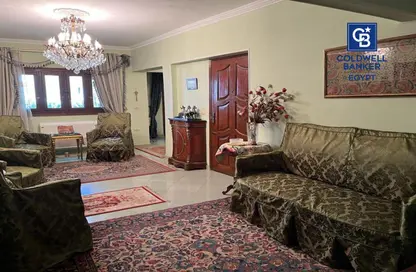 Apartment - 3 Bedrooms - 2 Bathrooms for sale in Shagaret Al Dor St. - Zamalek - Cairo