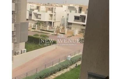 Apartment - 3 Bedrooms - 2 Bathrooms for sale in Villa Square - Fifth Square - The 5th Settlement - New Cairo City - Cairo