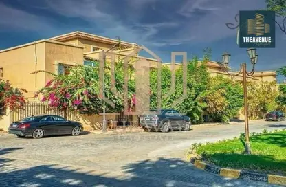 Villa - 6 Bedrooms - 7 Bathrooms for sale in Rayhana Compound - Al Wahat Road - 6 October City - Giza