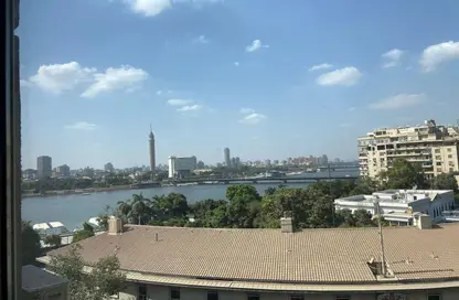 Apartment - 2 Bedrooms - 2 Bathrooms for rent in Garden City St. - Garden City - Cairo