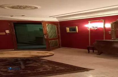 Apartment - 6 Bedrooms - 3 Bathrooms for sale in Dr Al Batrawy St. - 1st Zone - Nasr City - Cairo